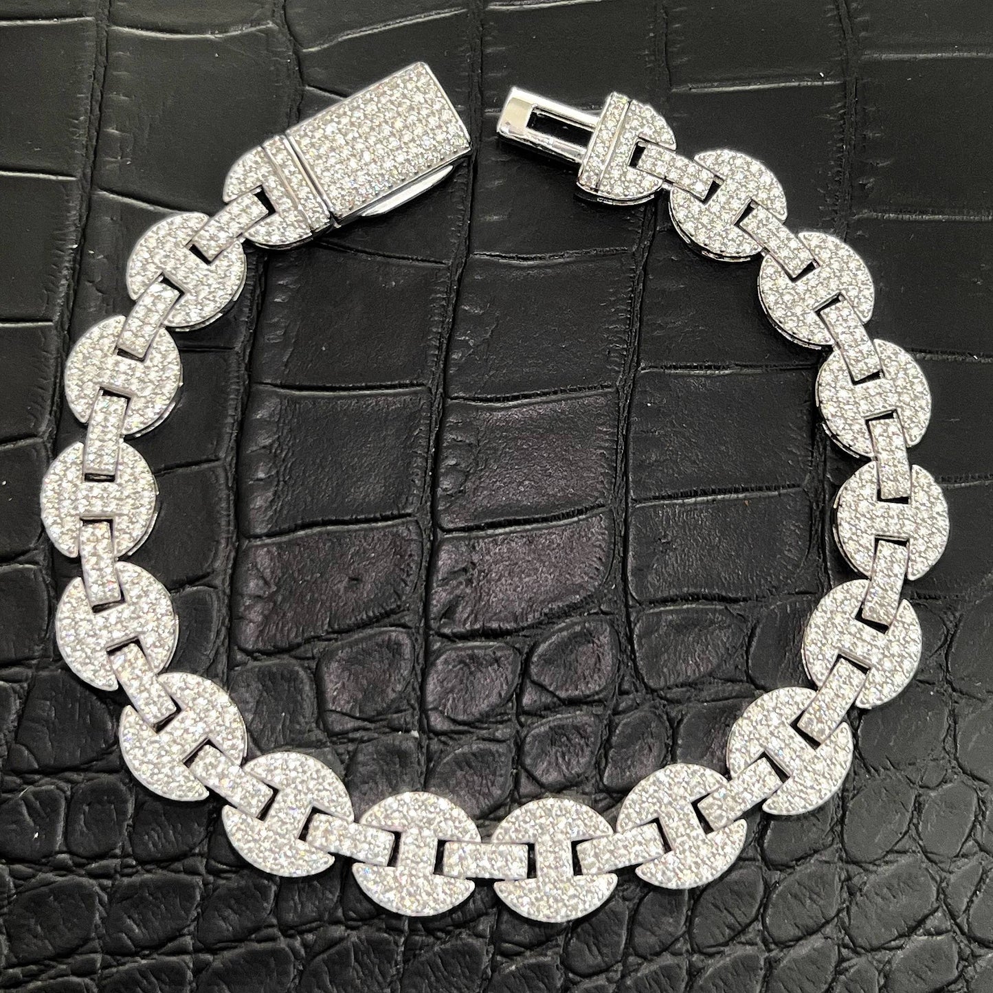 10MM-Gucci-Link-Bust-Down-Moissanite-Bracelet