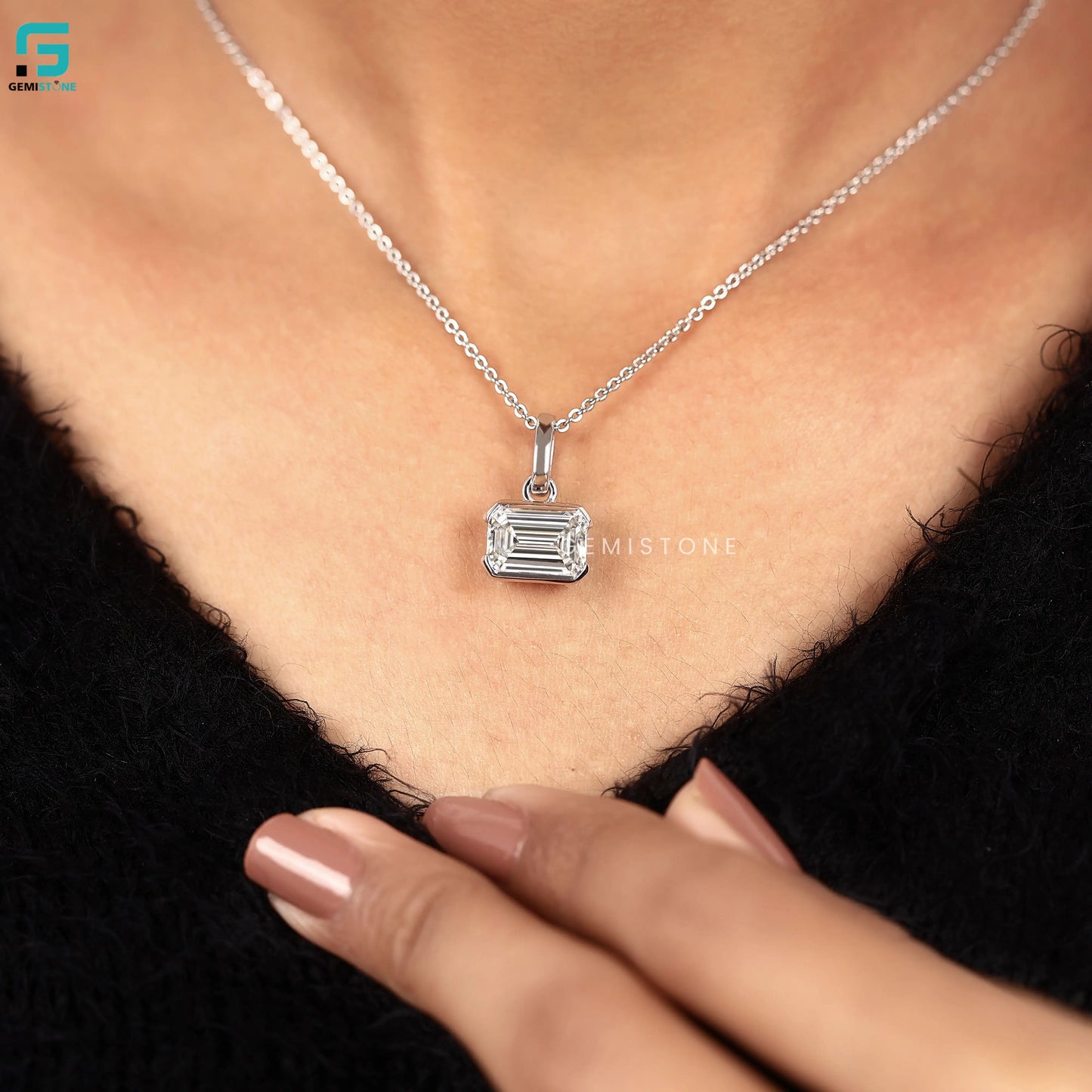 3CT Emerlad Bezel East West Solitare Pendant
