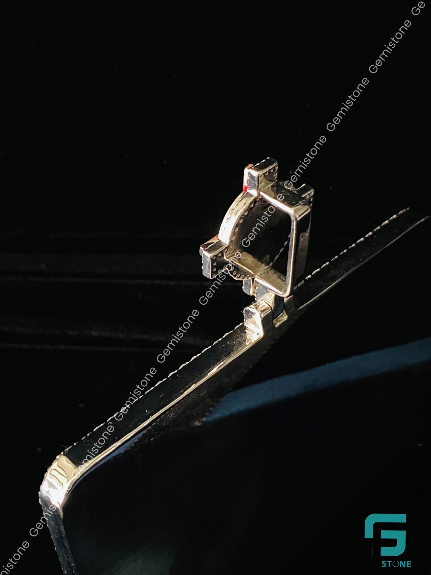 Black Y OF Ajay LetterPendant