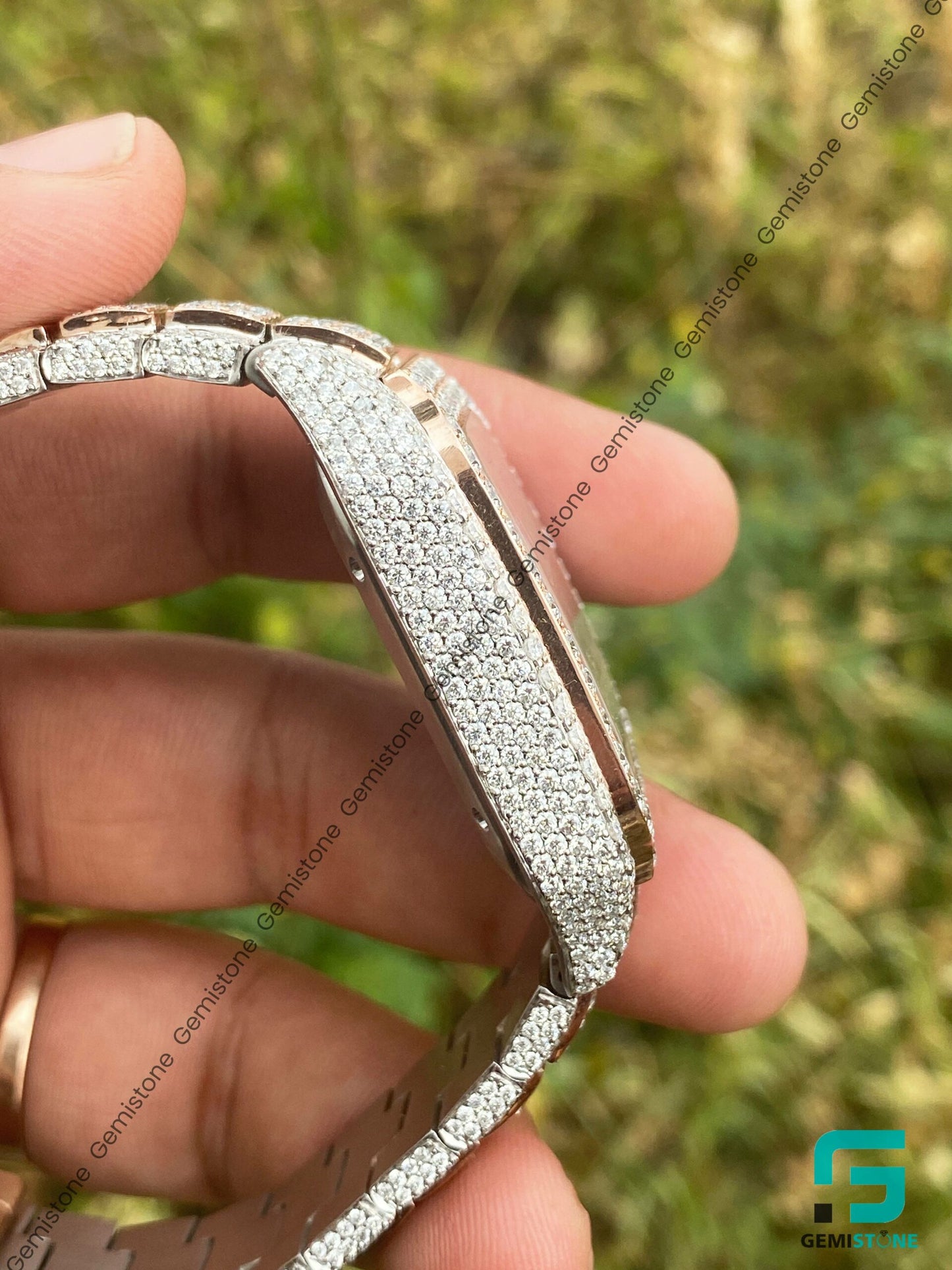 Cartier-Round-Diamond-Watch-For-Him