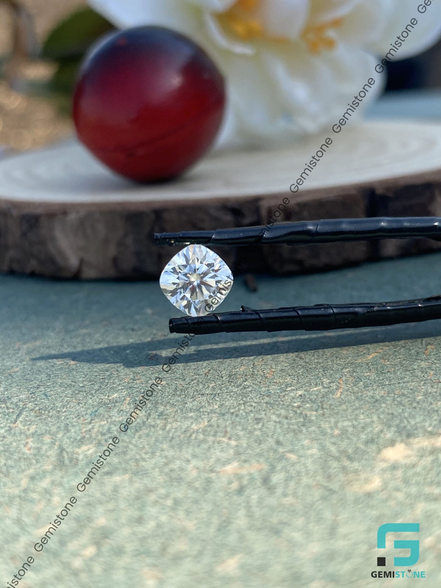 D Colorlees VVS 1.00CT to 5.00CT Loose Moissanite Cushion Cut Stone