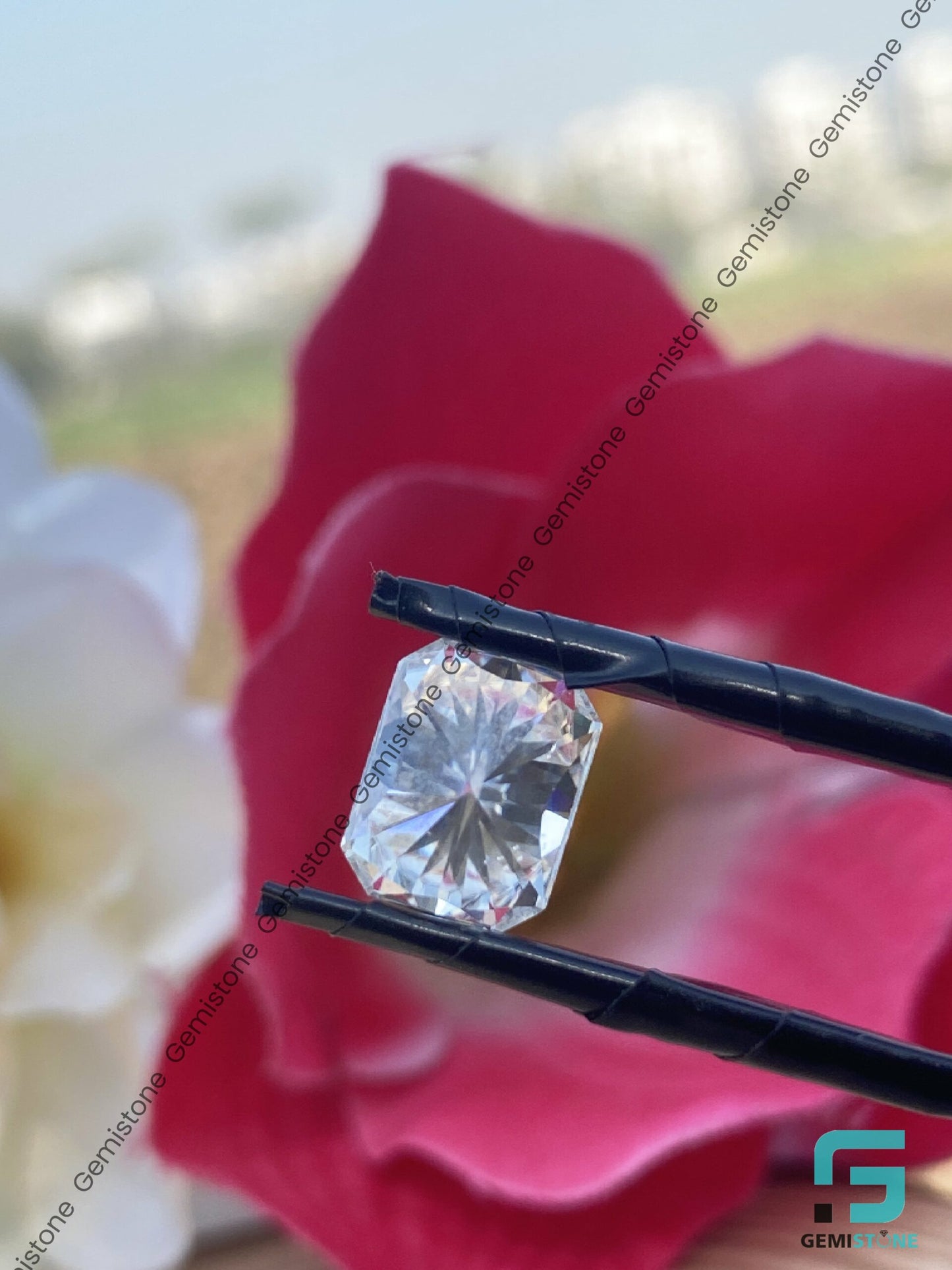 D Colorless VVS 1.00CT to 5.00CT Loose Radiant Moissanite Stone