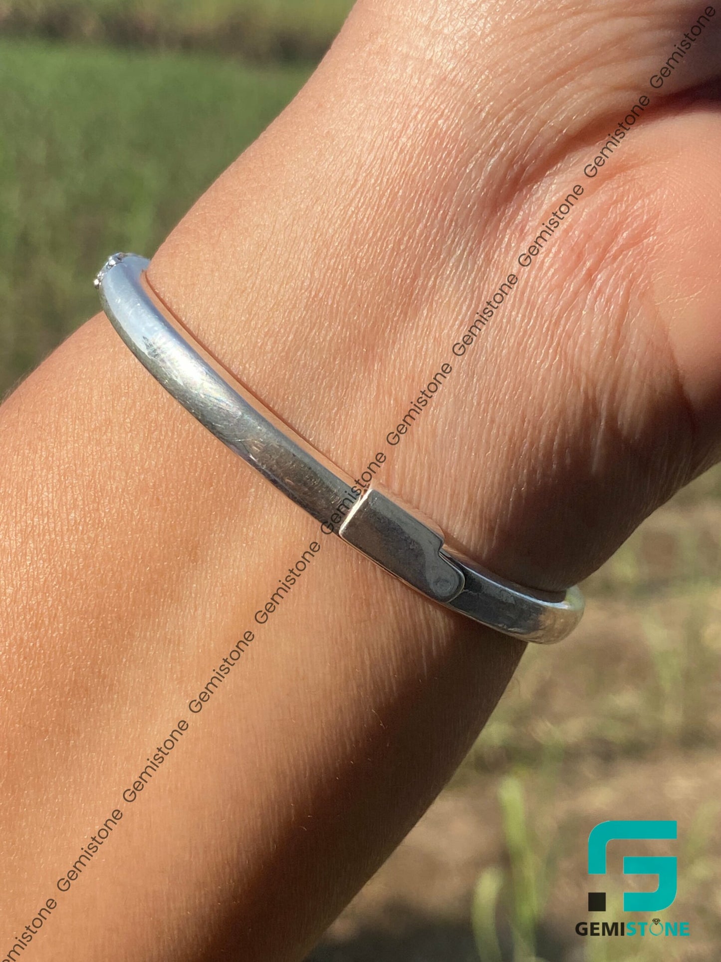 Round Cut Moissanite Diamond Claw Cuff Bracelet