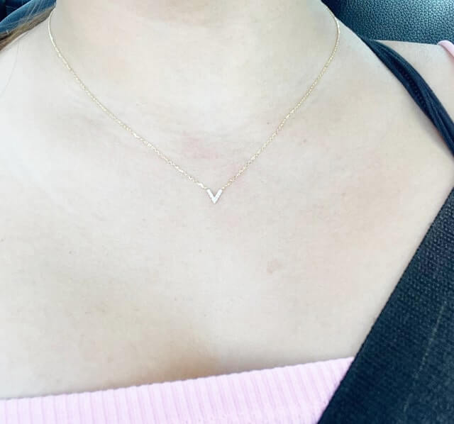 Diamond-Letter-Necklace-V-Letter-Necklace