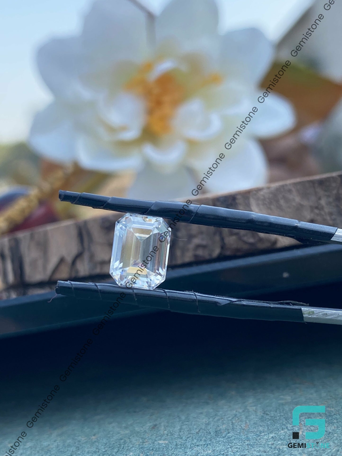 D Colorless VVS 1.00CT to 5.00CT Moissanite Emerald Loose Stone