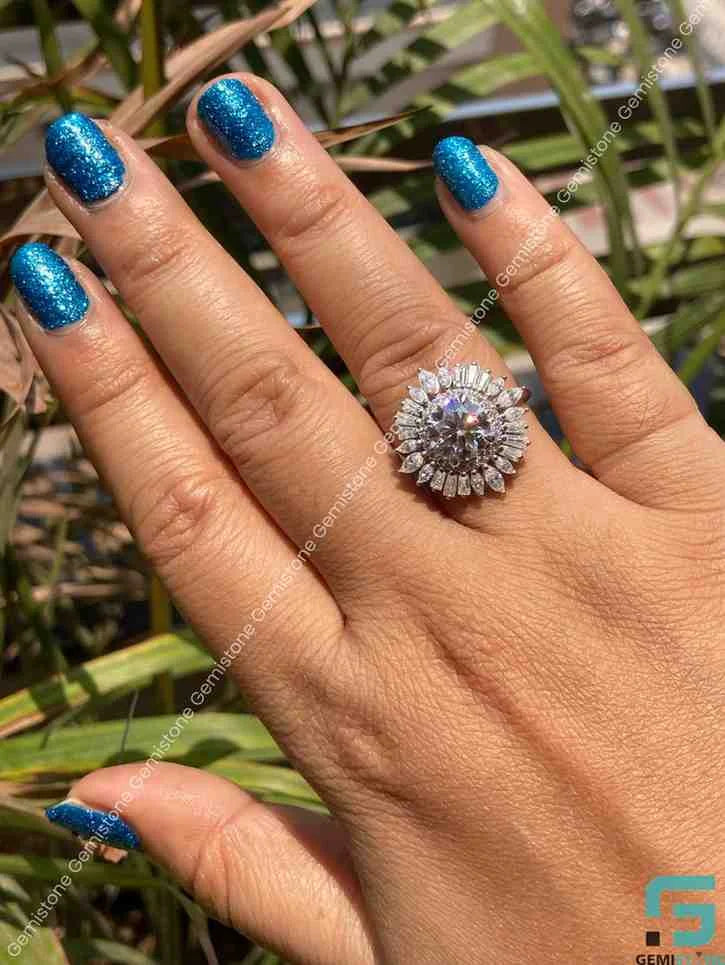 Engagements Ring For Her