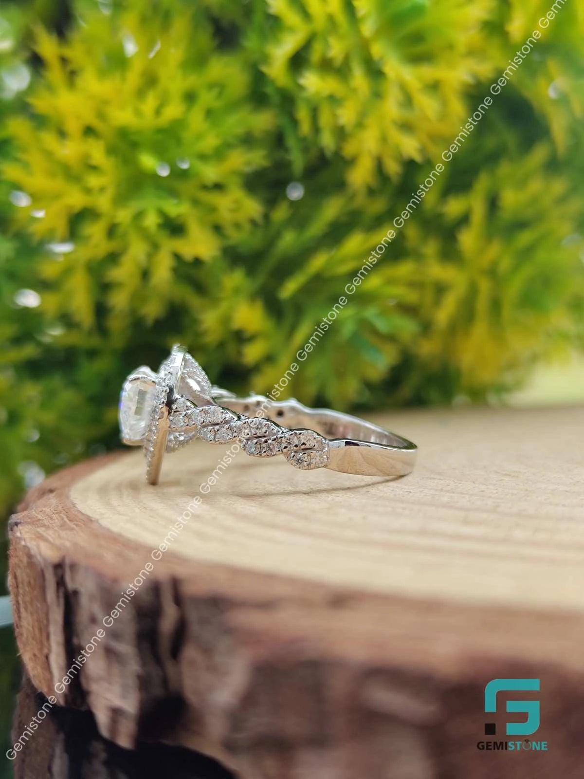 Heart_Cut_Twisted_Band_Shank_Moissanite_Ring