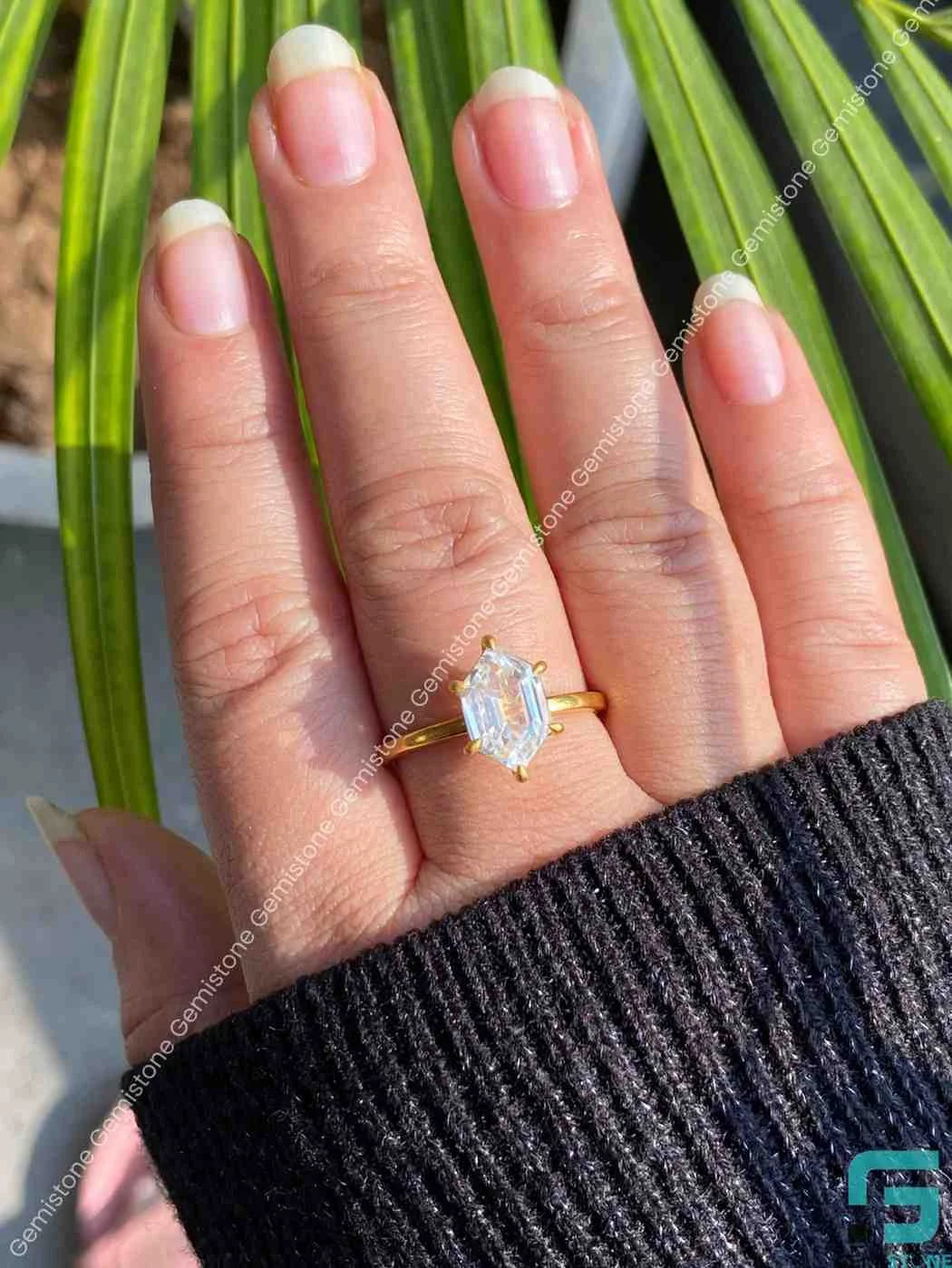 Hexagon Moissanite Enagagements Ring