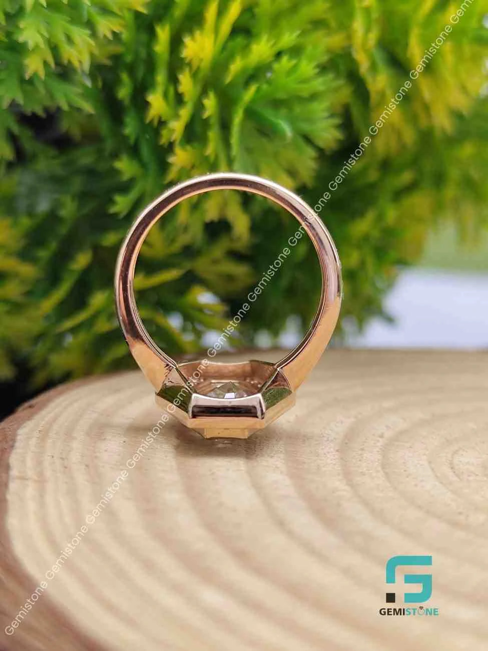 Hexagon_Moissanite_Ring