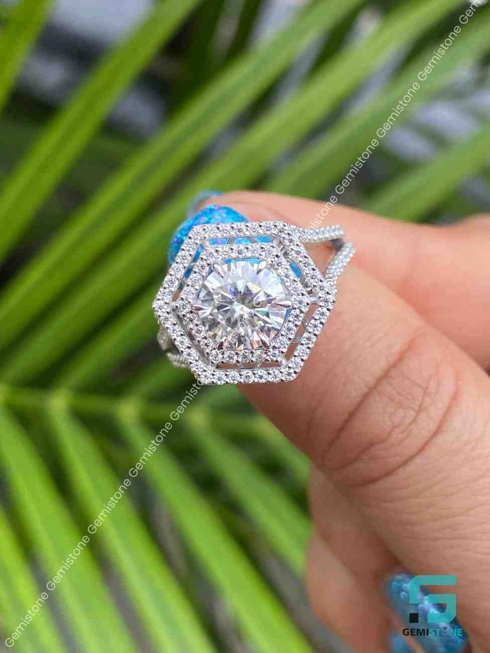 Hexagone Shape Moissanite Ring