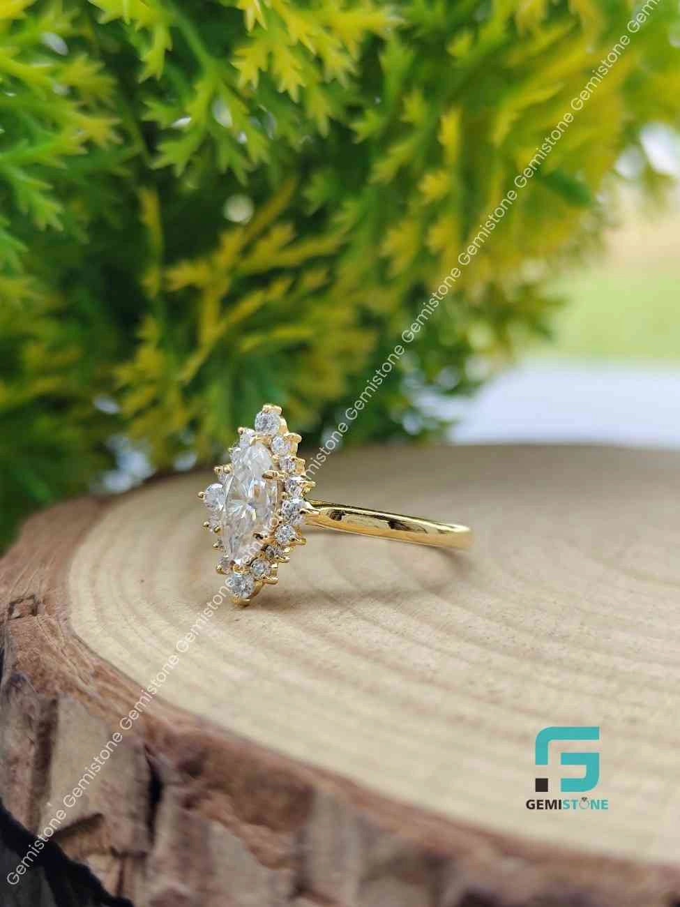 Marquise_Cut_Cluster_Moissanite_RIng