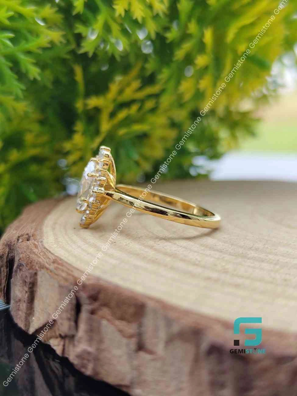 Marquise_Cut_Moissanite_Ring