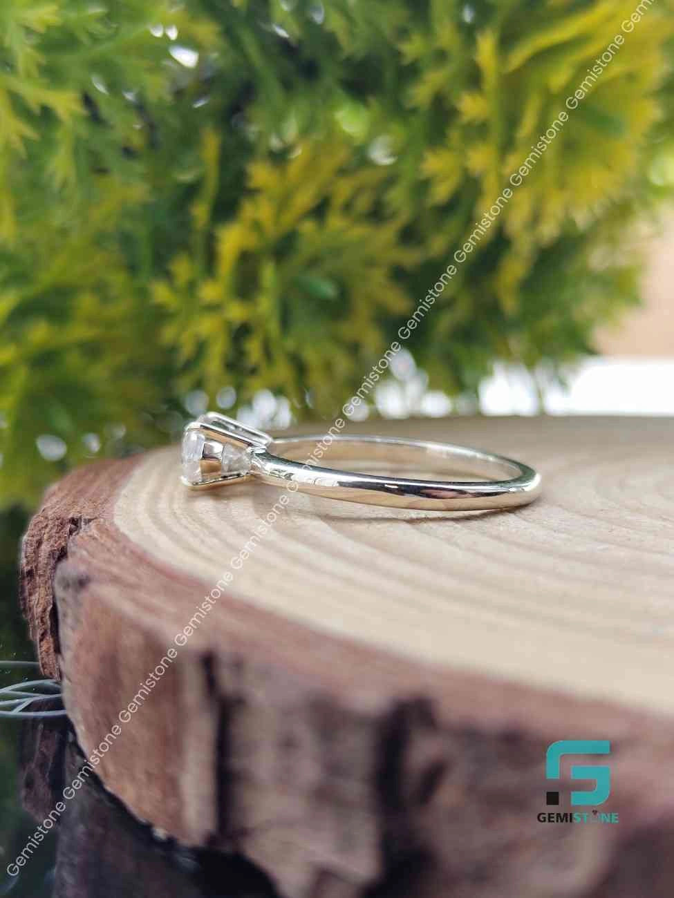 Moissanite 1 CT Ring