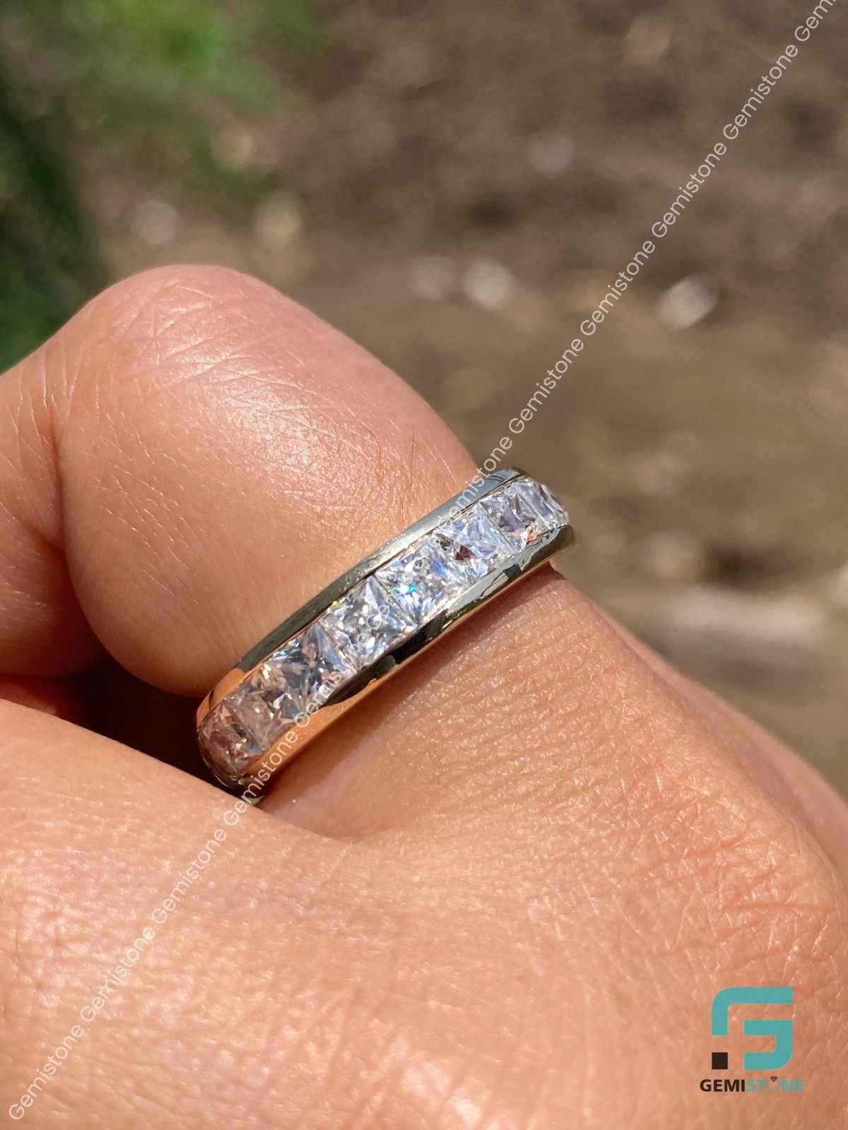Moissanite_Channl_Princess_Cut_Gold