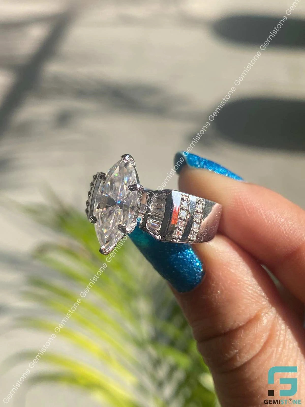 Moissanite Enaggement Ring