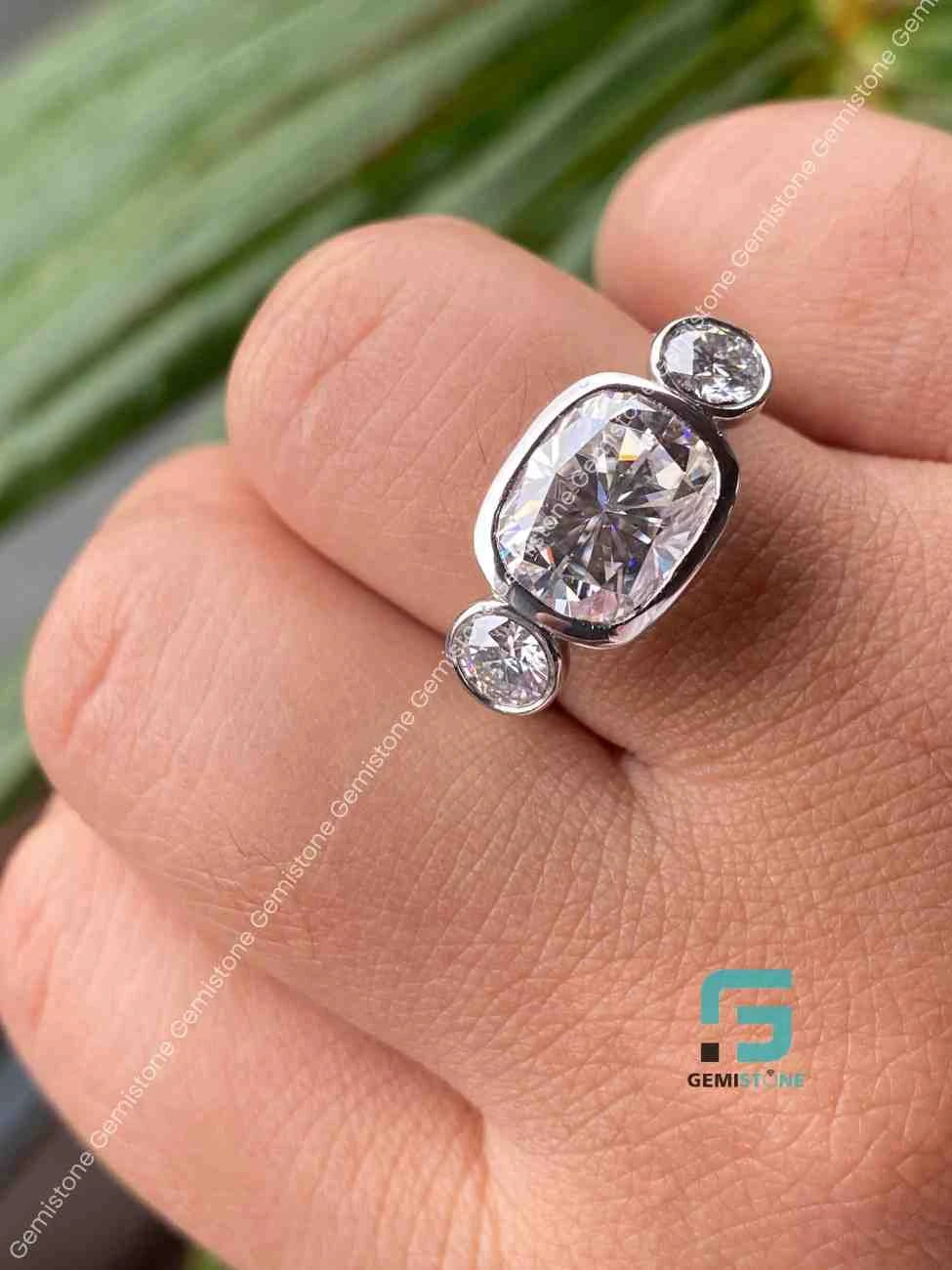 Moissanite Engagement Ring For GF