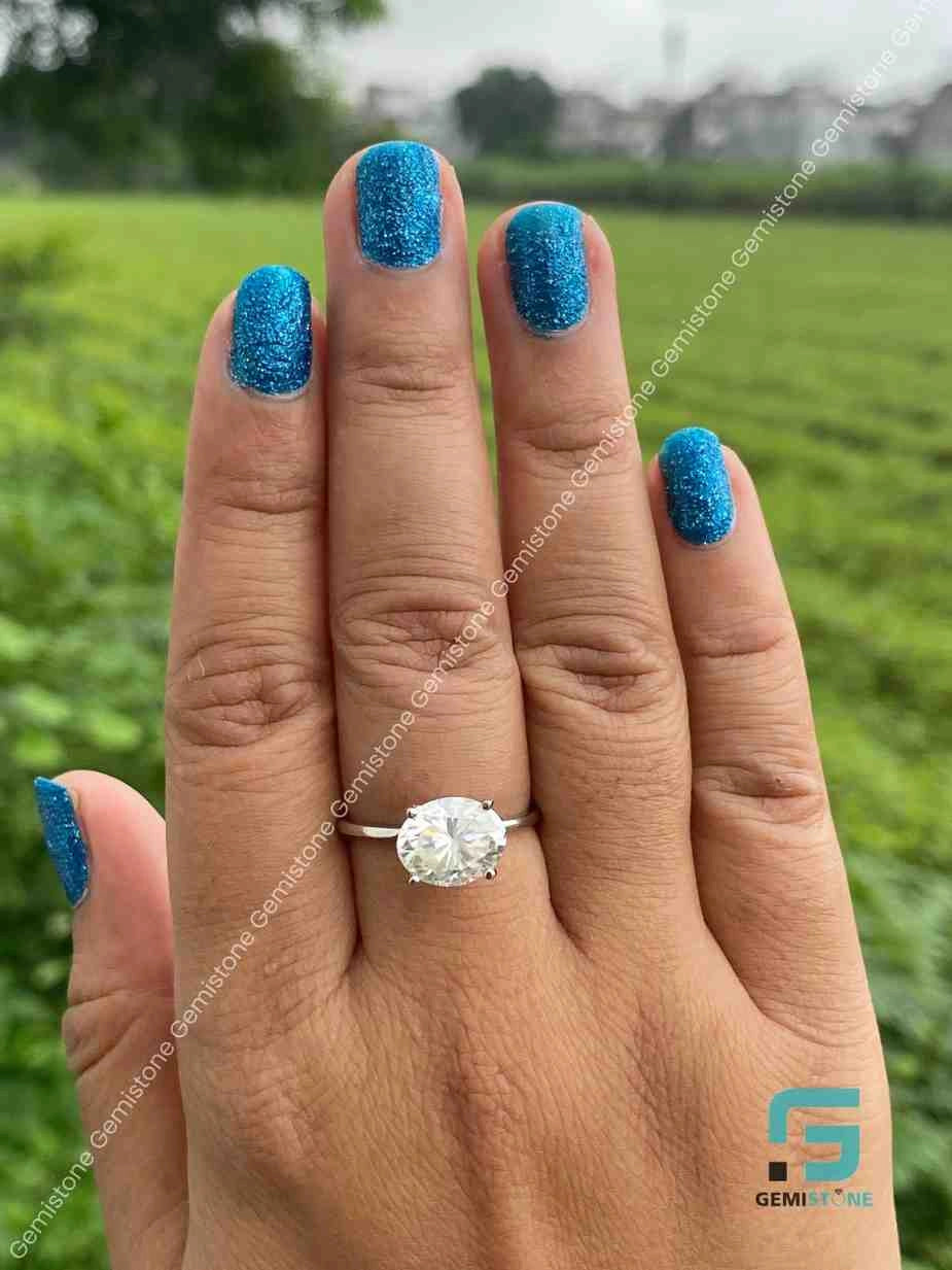 Moissanite_Oval_Cut_east_West_Solitaire_Ring