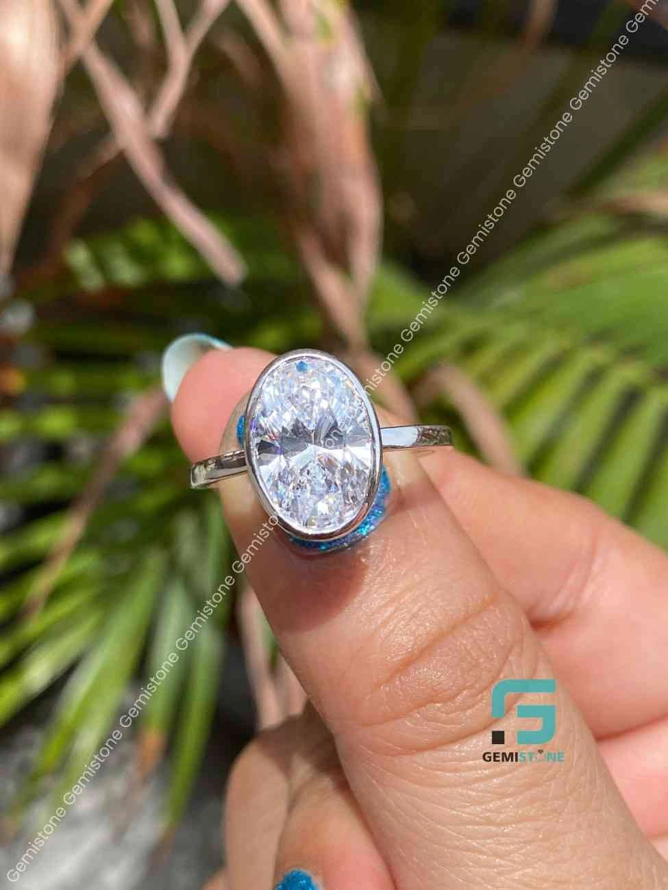 Moissanite Oval Cuts Rings