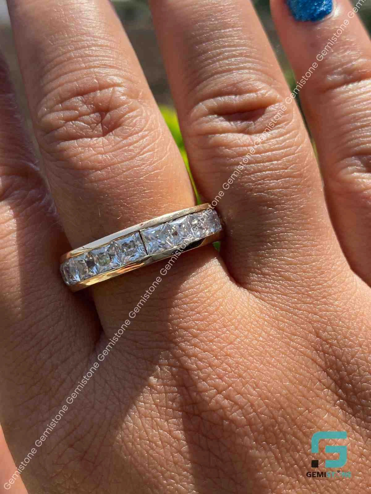 Moissanite_Princess_Cut_Bands