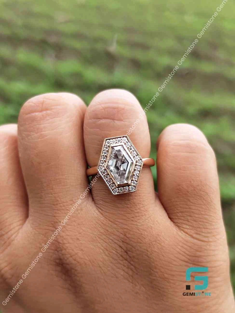 Moissanite_Solitaire_Engagement_Ring