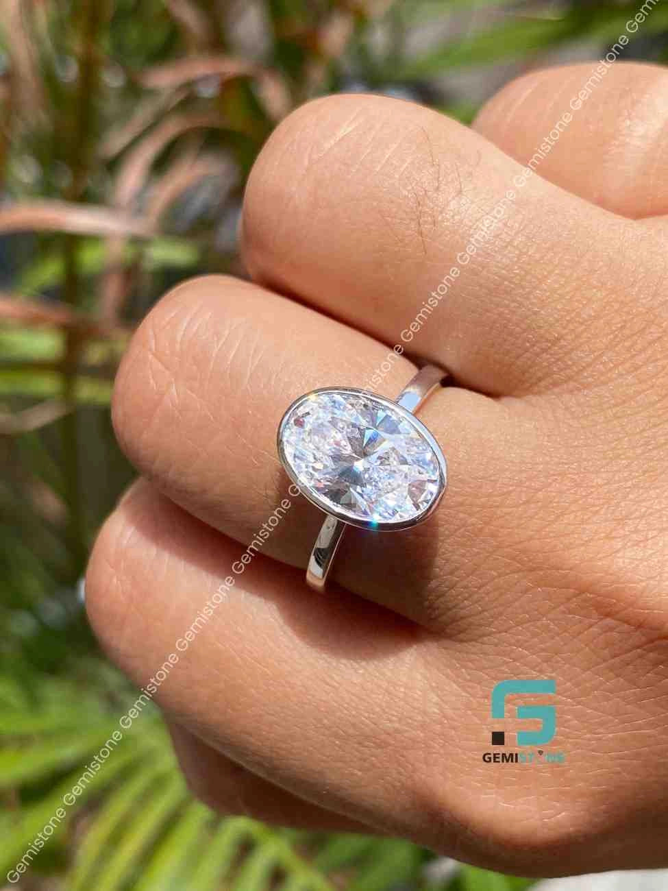 Moissanite Solitaire Wedding Ring