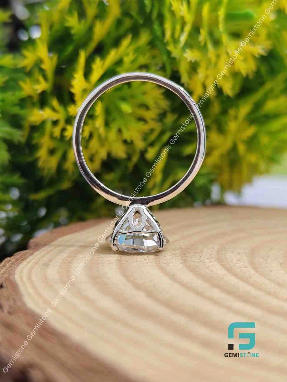 Moissanite_Tulip_Set_Est_West_Ring