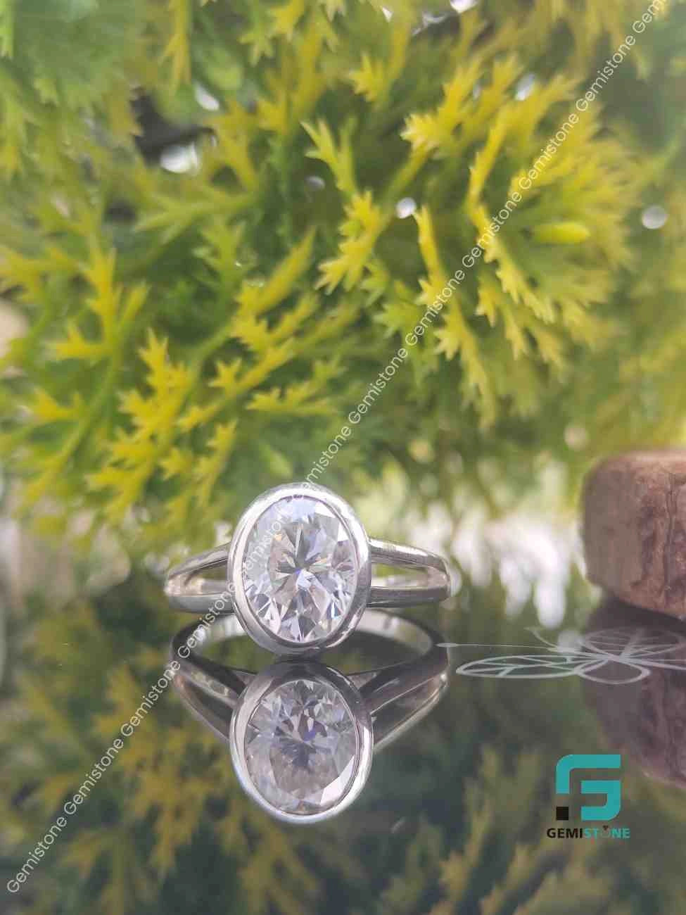 Moisssnite Oval Cut Ring