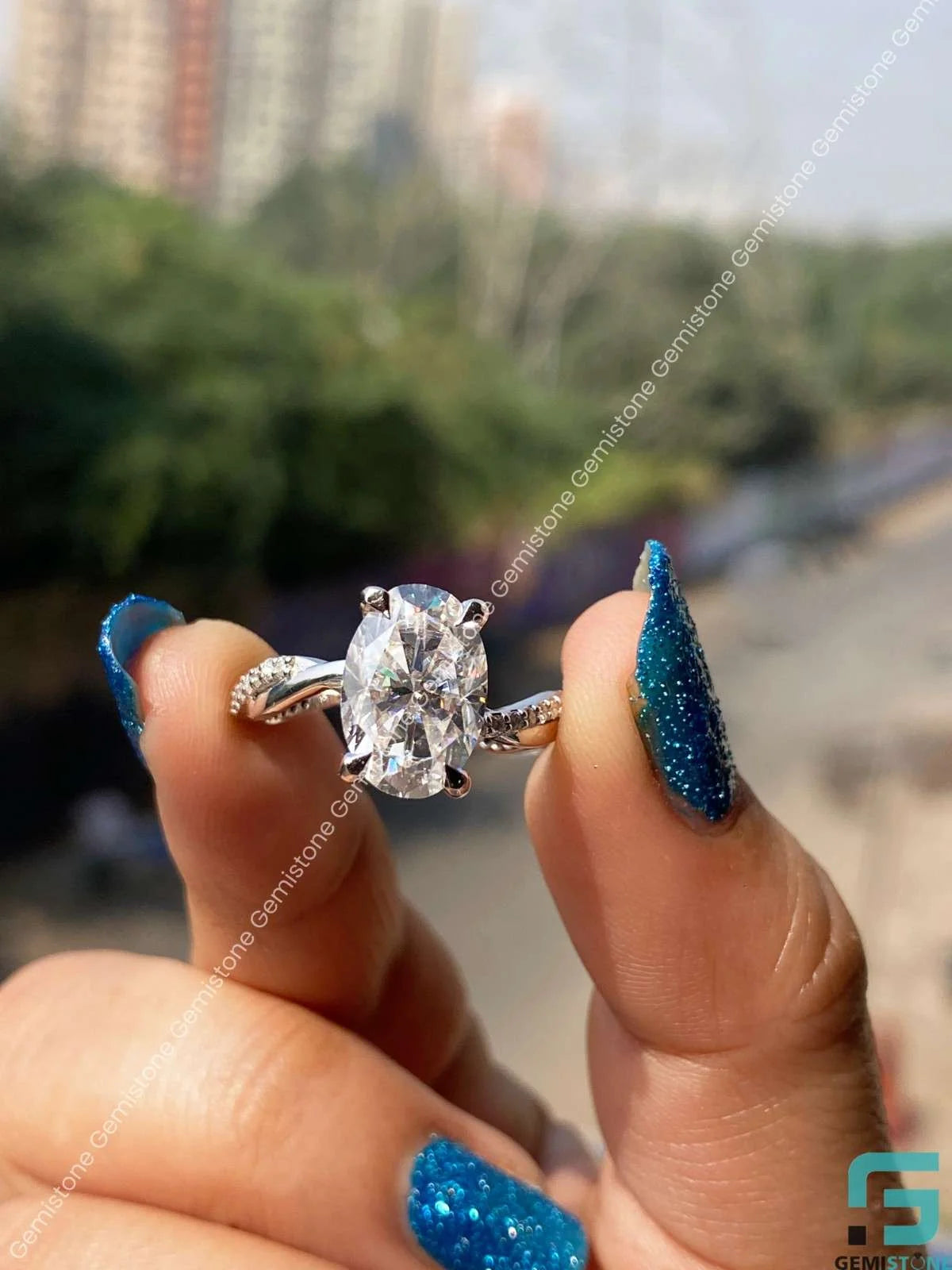 Oval Cut Moissanite Ring