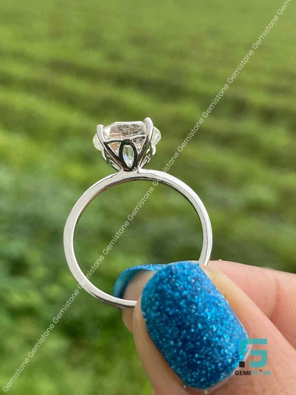Oval_Cut_Moissanites_RIngs