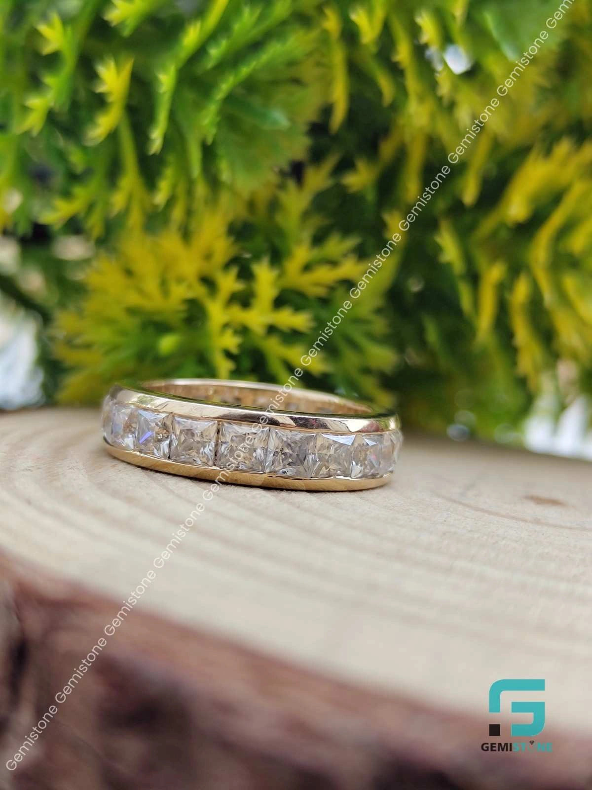 Princess_Cut_Moissanite_Ring