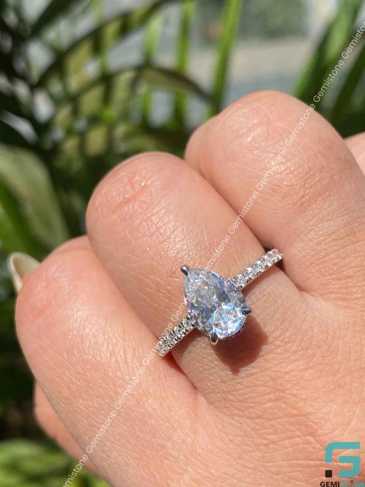 Solitaire Pear Moissanite Ring