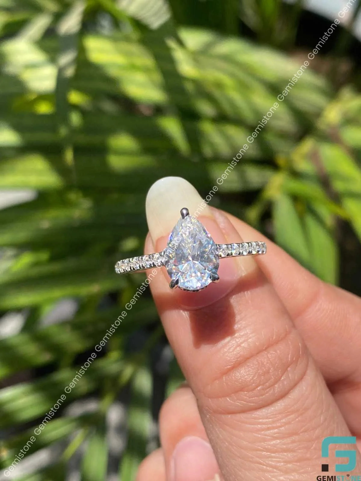 Solitaire Pear Ring