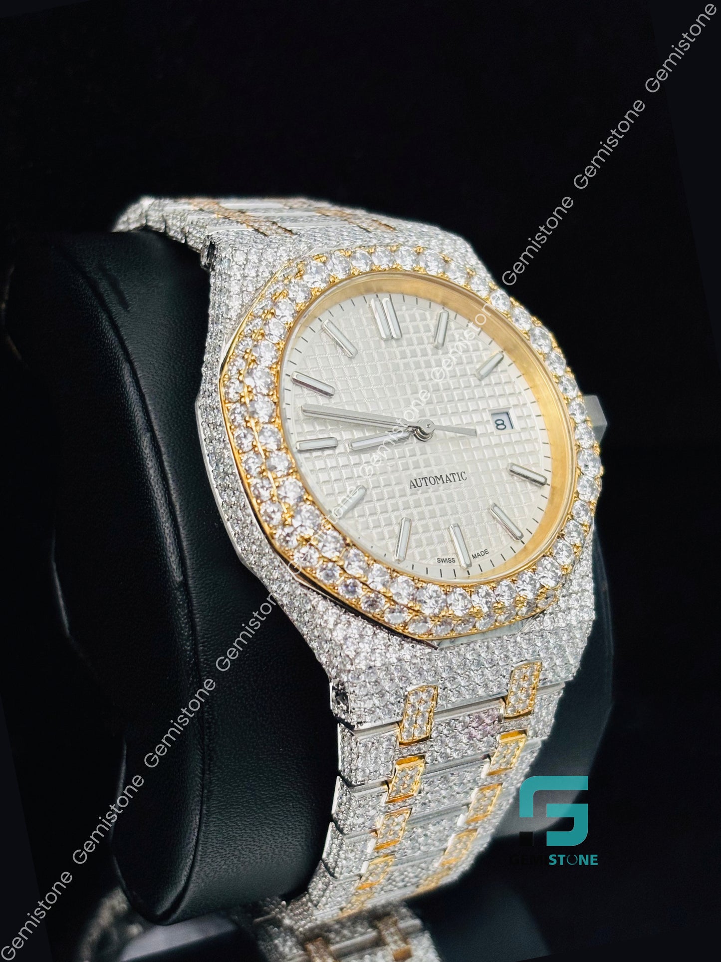 Tapisserie Pattern White Dial Moissanite Watch