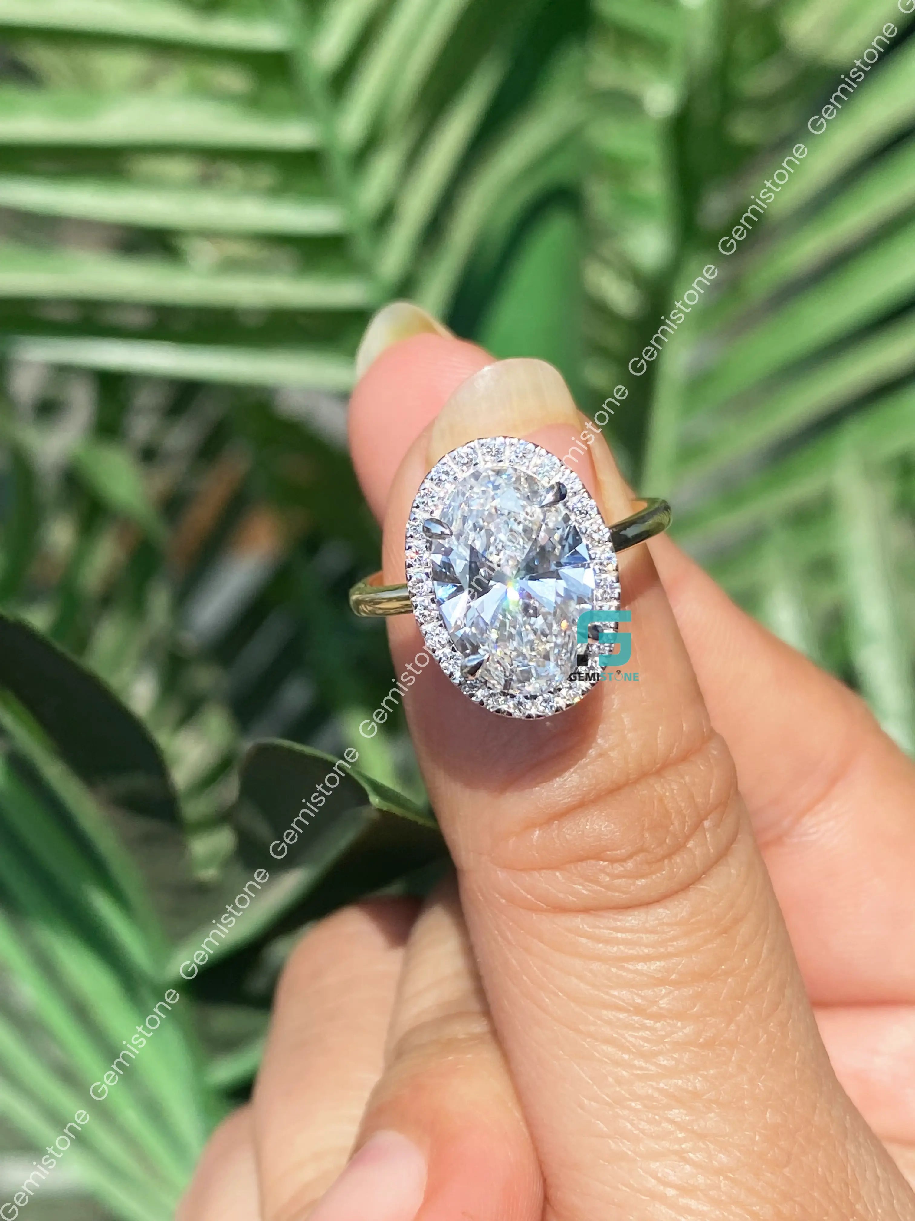 14K Solid Gold Oval Moissanite Wedding Ring 