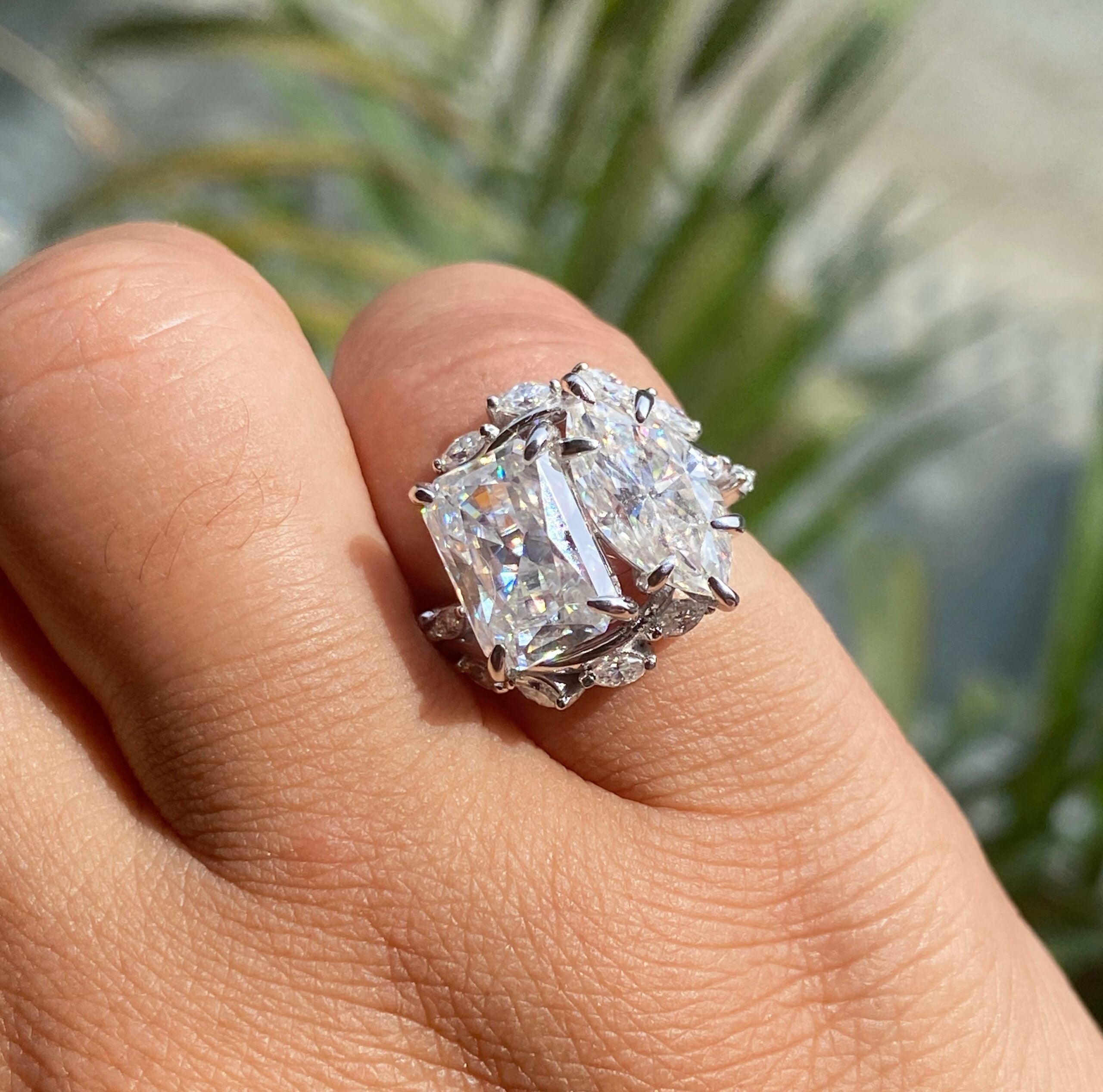 Moissanite Toi et Moi Engagement Rings
