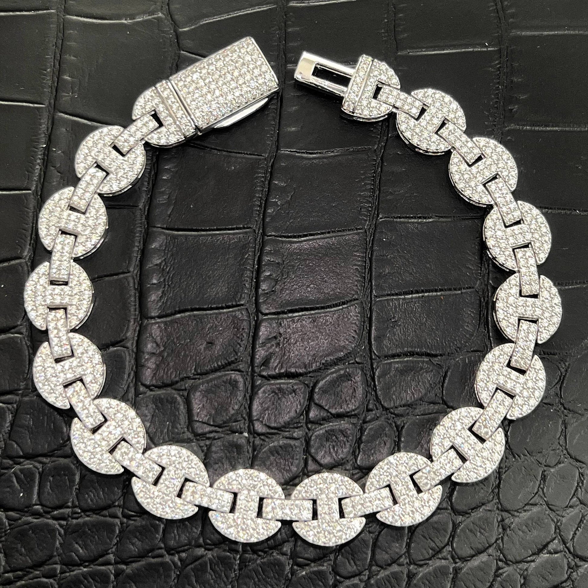 10MM-Gucci-Link-Bust-Down-Moissanite-Bracelet
