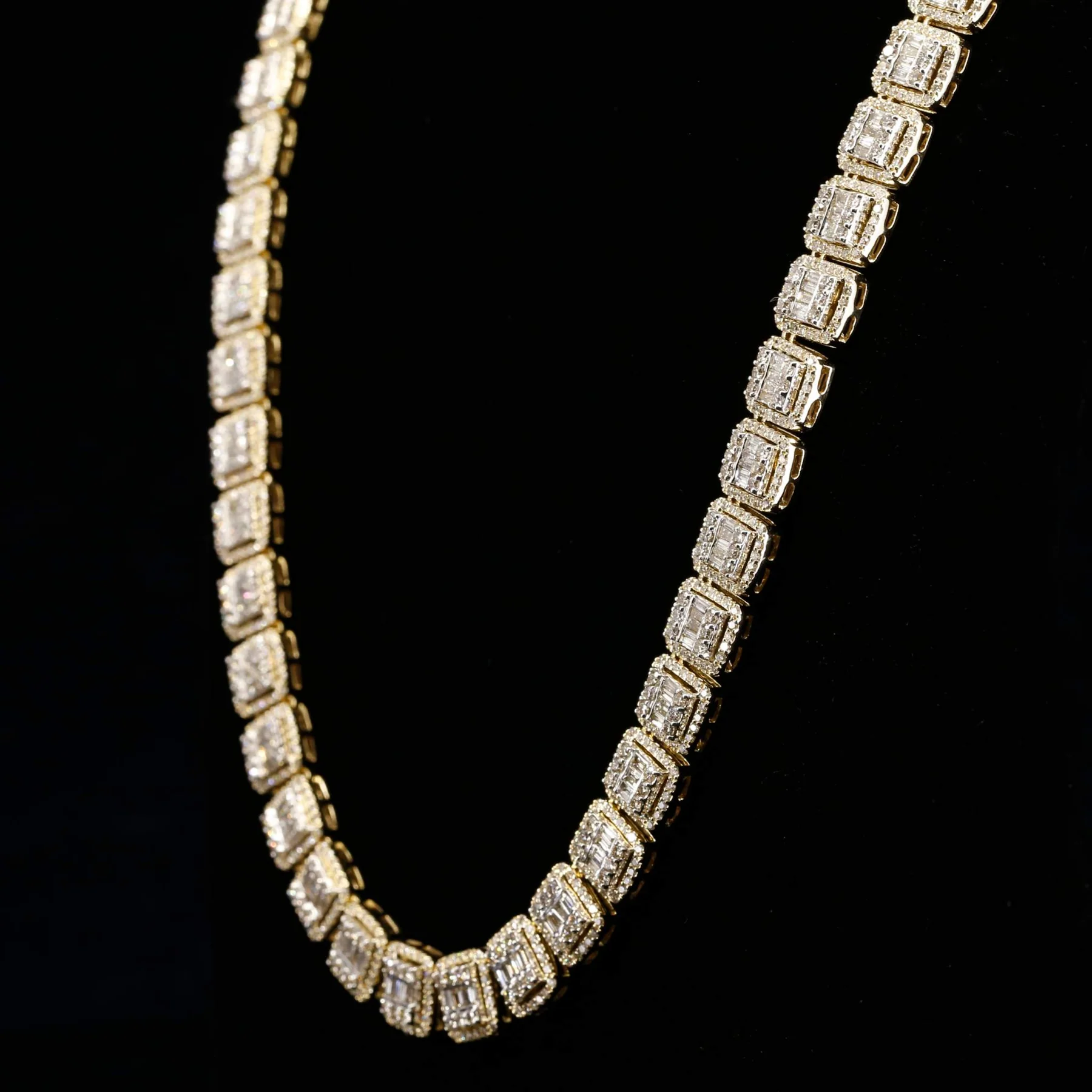 11MM-Baguette-Diamond-Halo-Chain