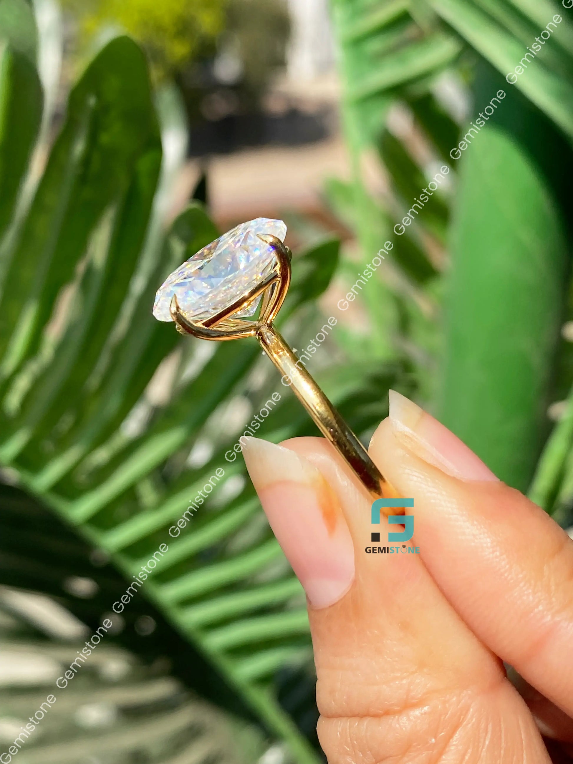 14K Solid Gold Moissanite Oval Solitare Ring For Her