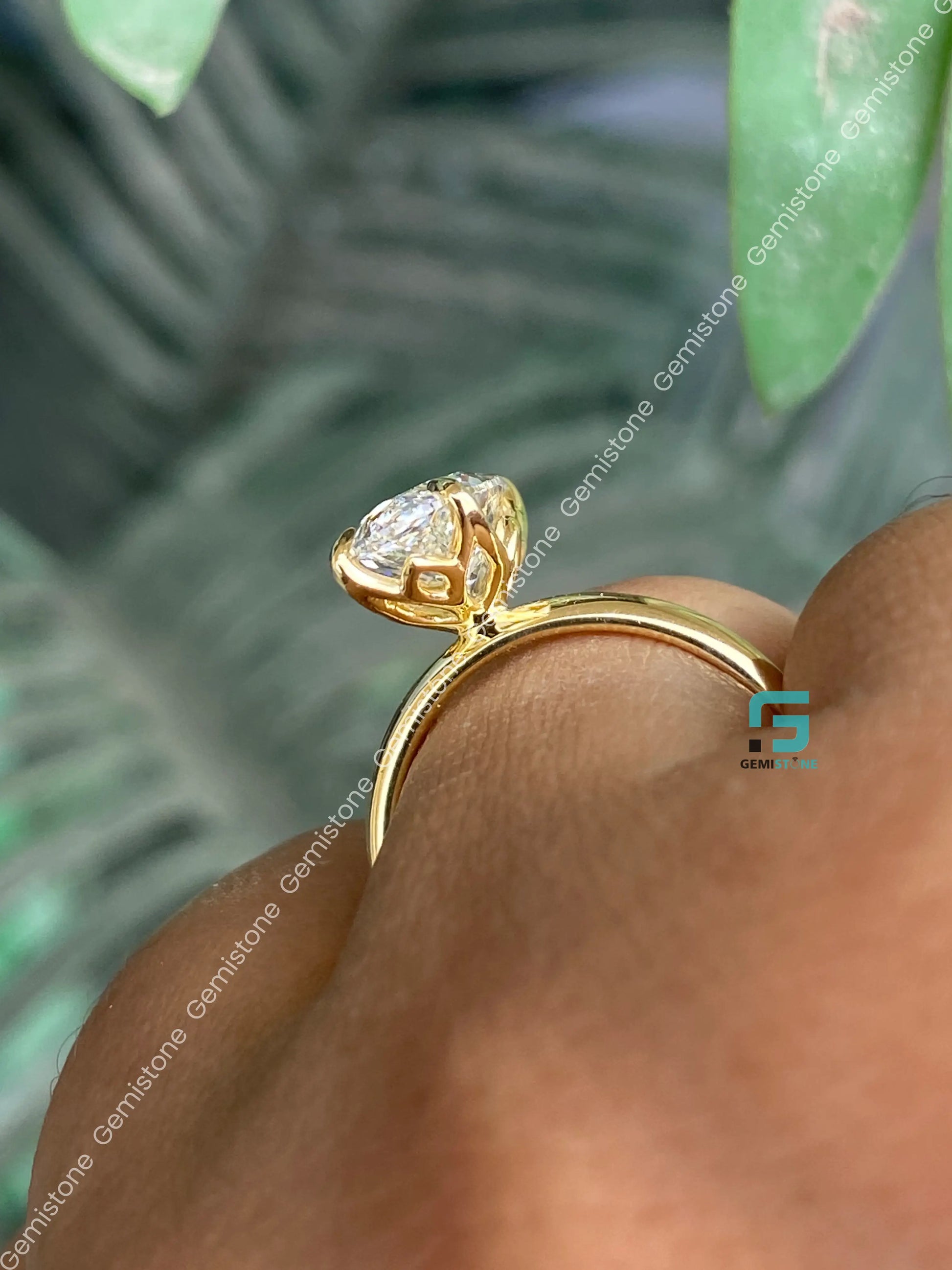 14K Solid Gold Moval Tulip Set Wedding Ring