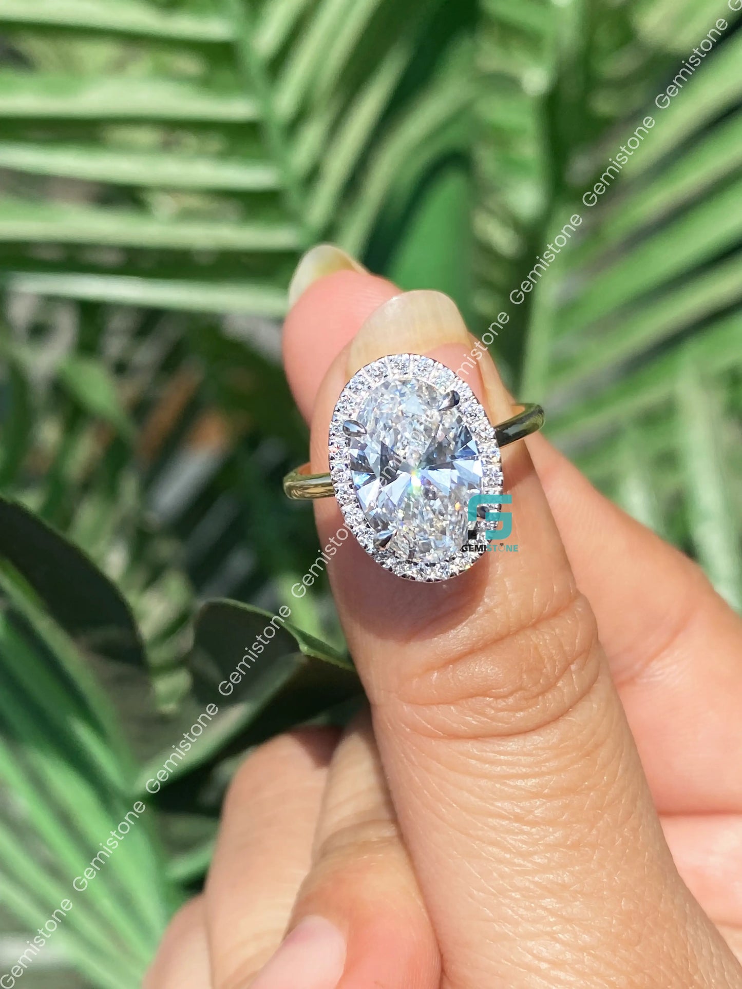 14K Solid Gold Oval Moissanite Wedding Ring 