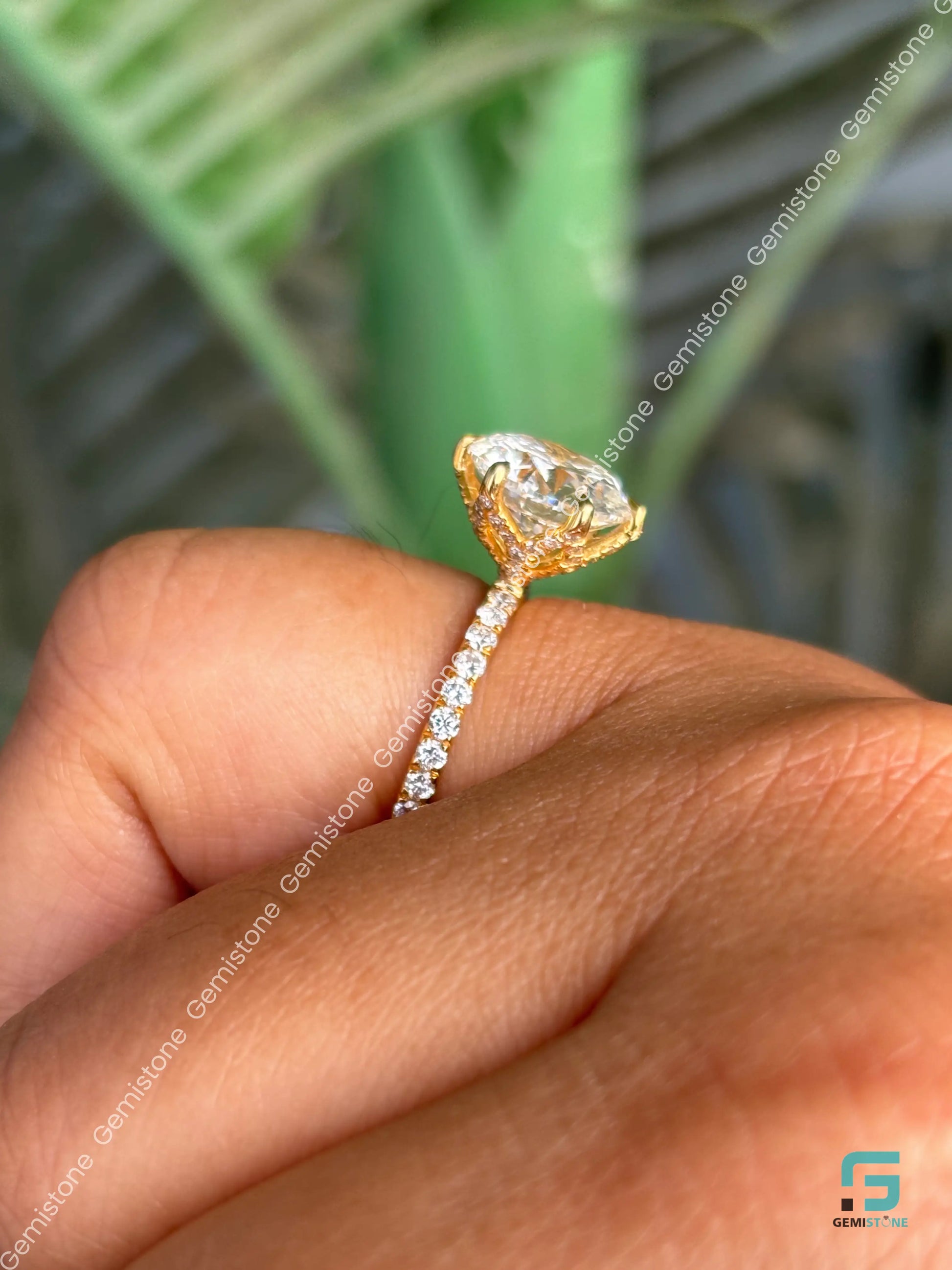 14K Solid Gold Round Cut Tulip Set Moissanite Pave Band Ring