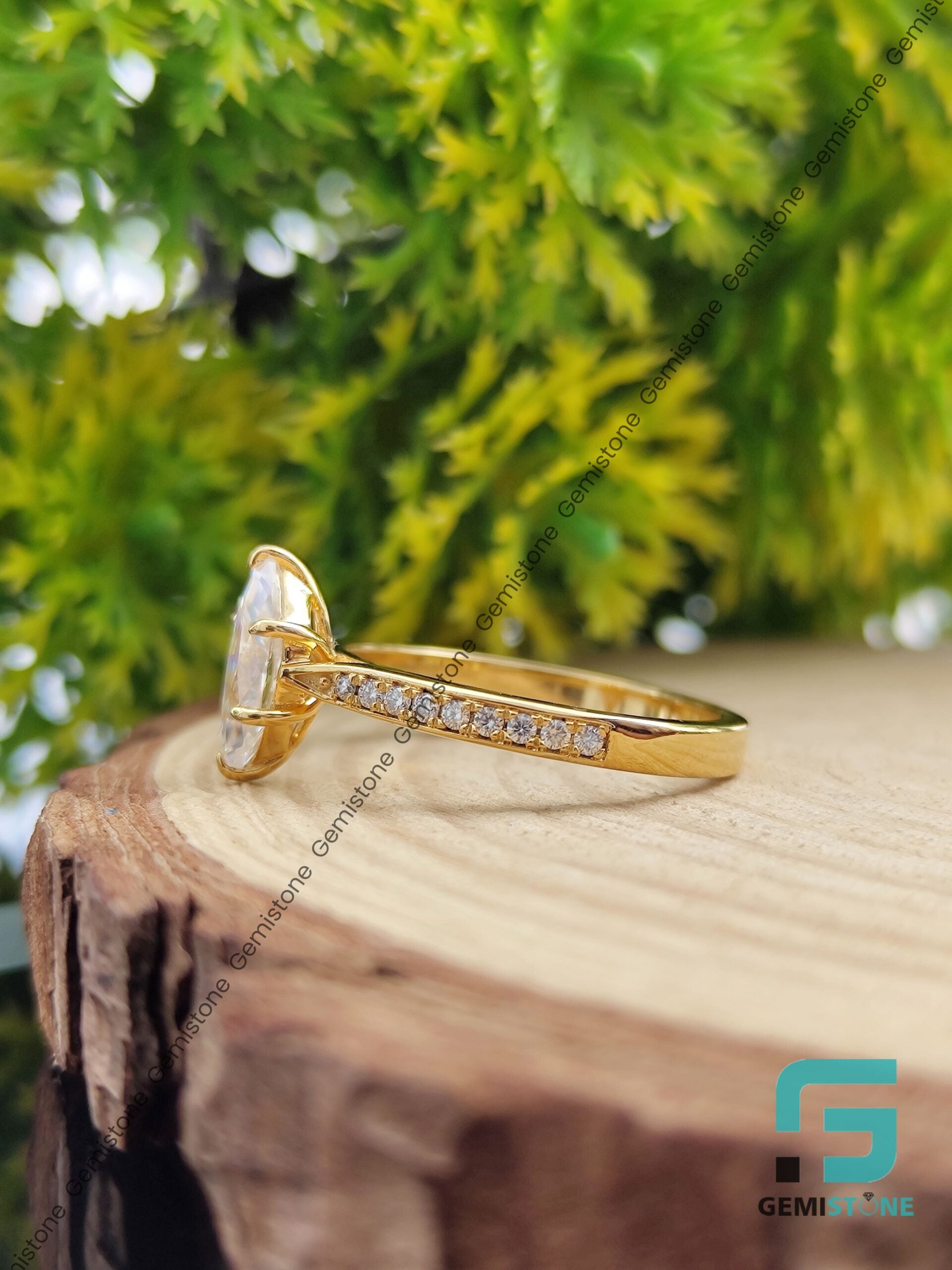 2-Ct-Marquise-Cut-Diamond-Ring