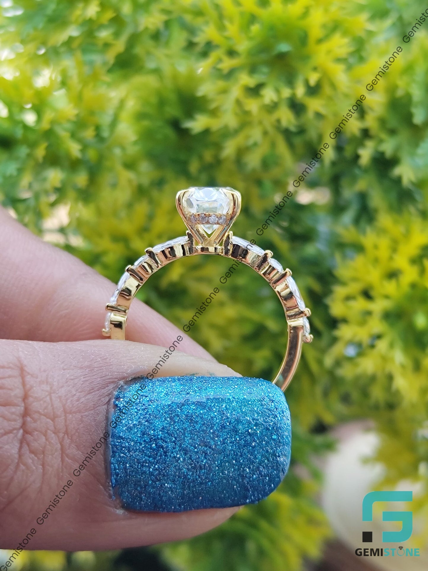 2 Ct Vintage Oval Cut Moissanite Engagement Ring