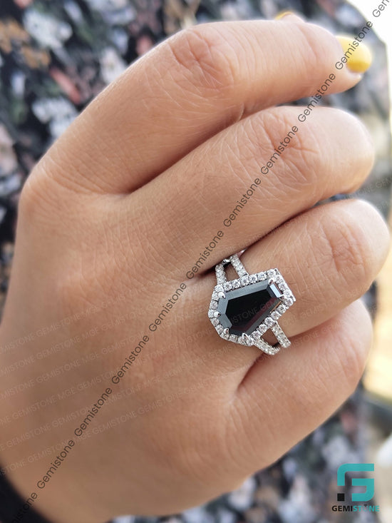 2CT-Vintage-Black-Coffin-Cut-Ring