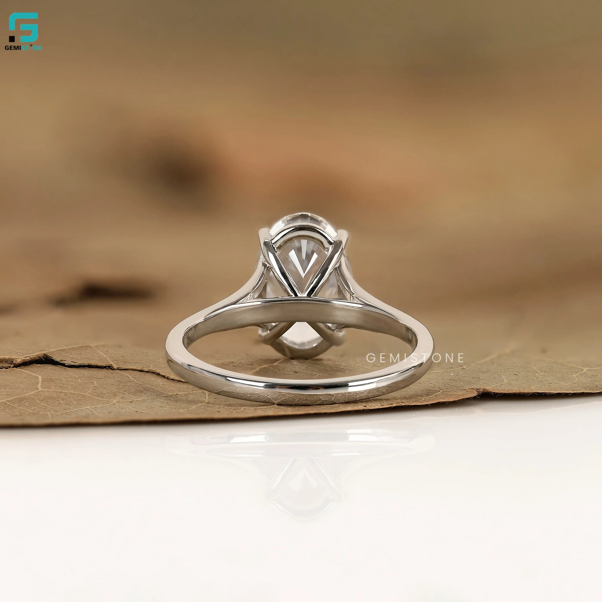 2Ct Oval Split Shank Lab Grown Diamond Wedding Ring