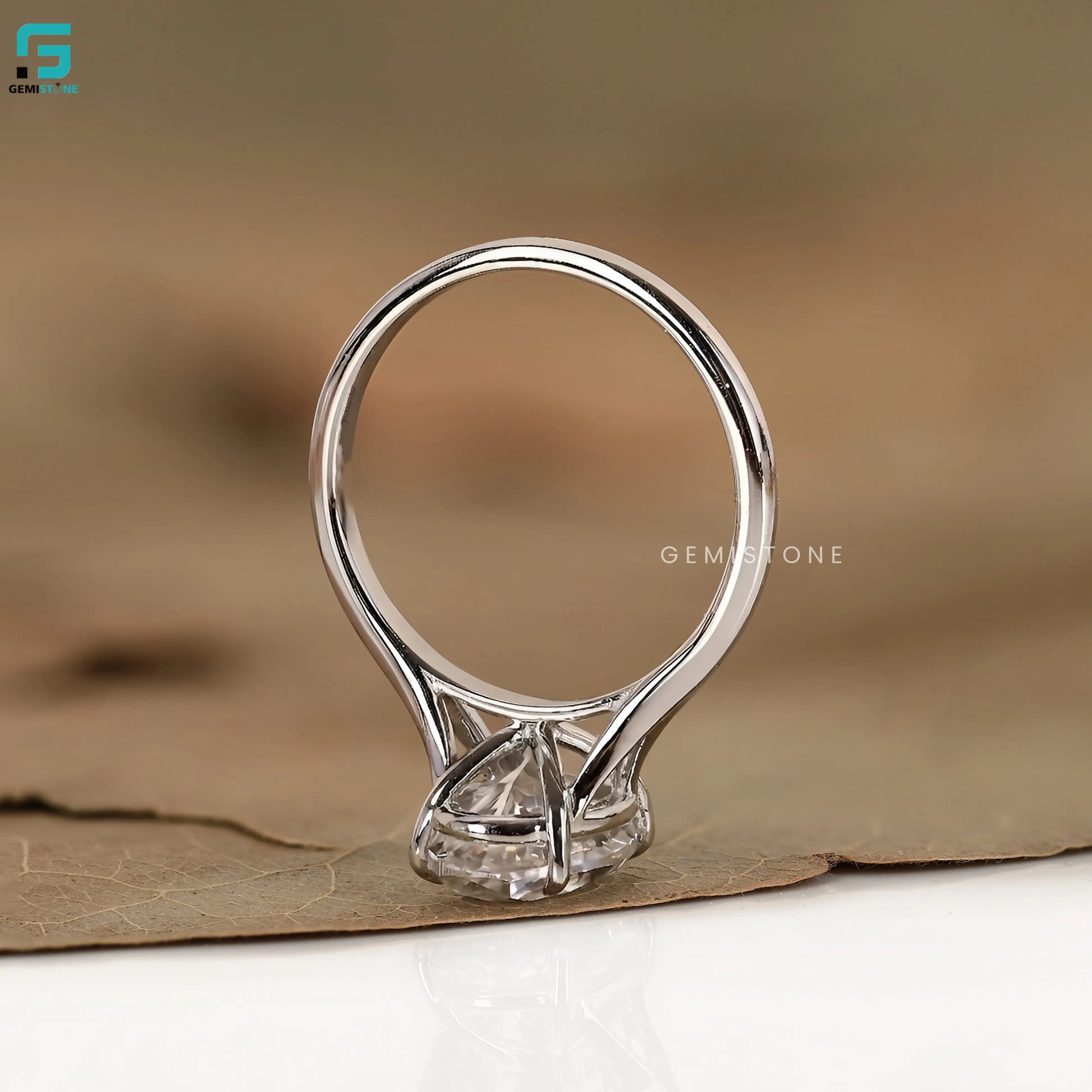 2Ct Oval Split Shank Lab Grown Diamond Wedding Ring For Women
