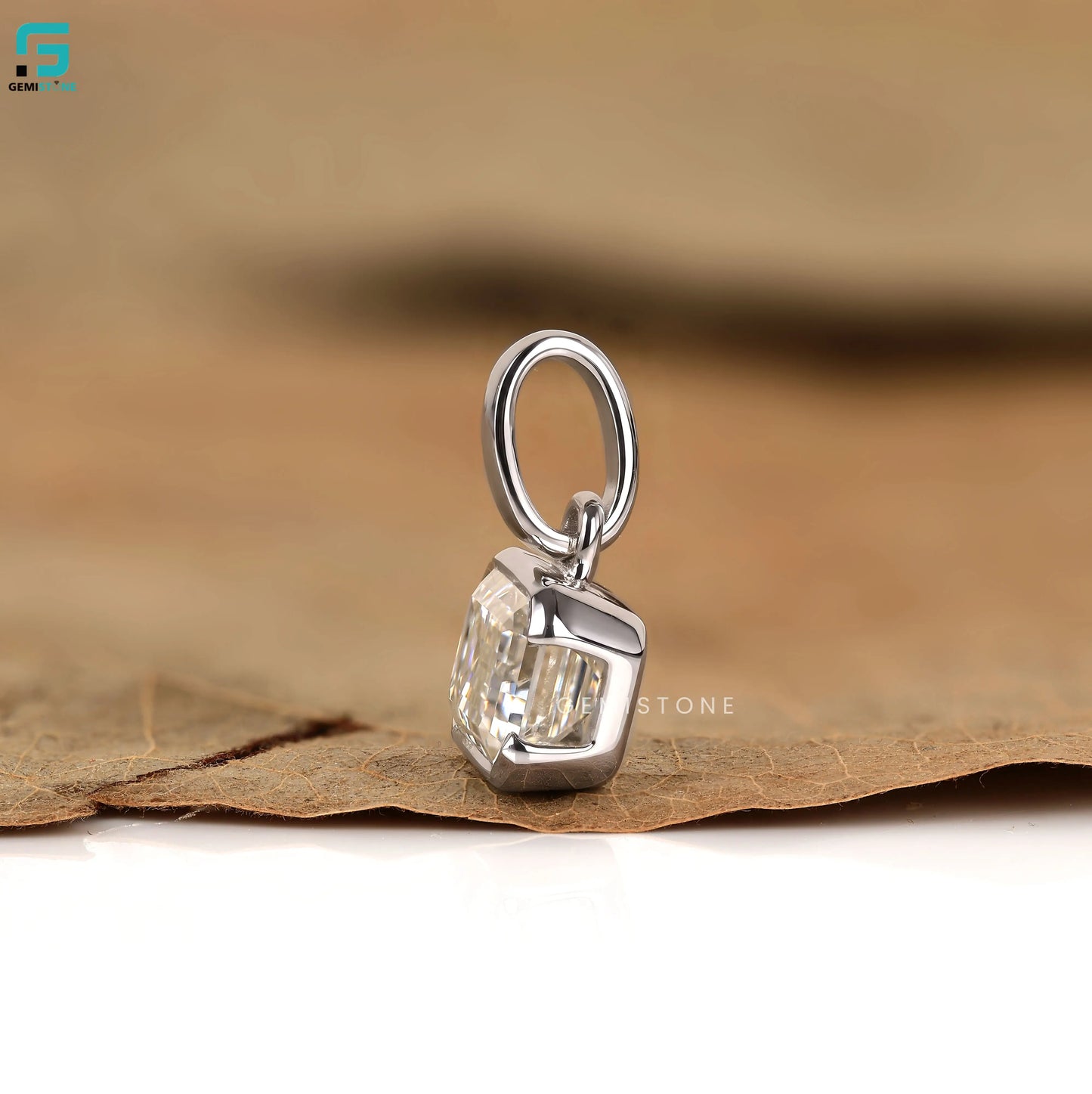 3CT Emerlad Bezel East West Lab Dimaond Pendant