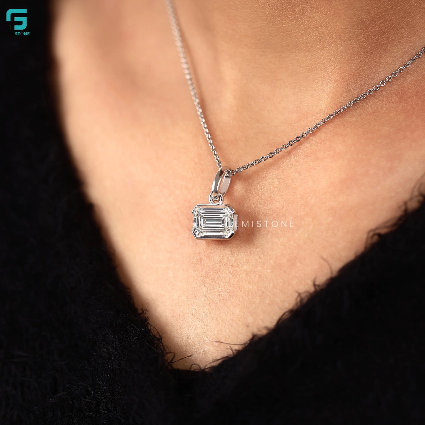 3CT Emerlad Bezel East West Pendant
