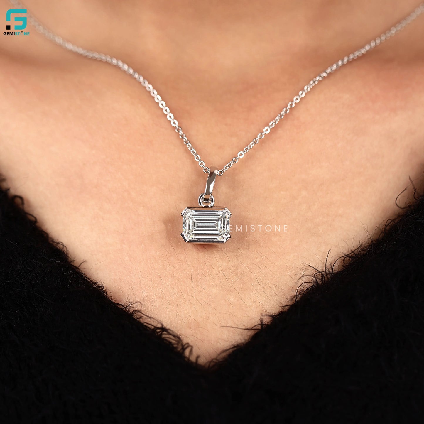 3CT Emerlad Bezel East West Pendant For Women