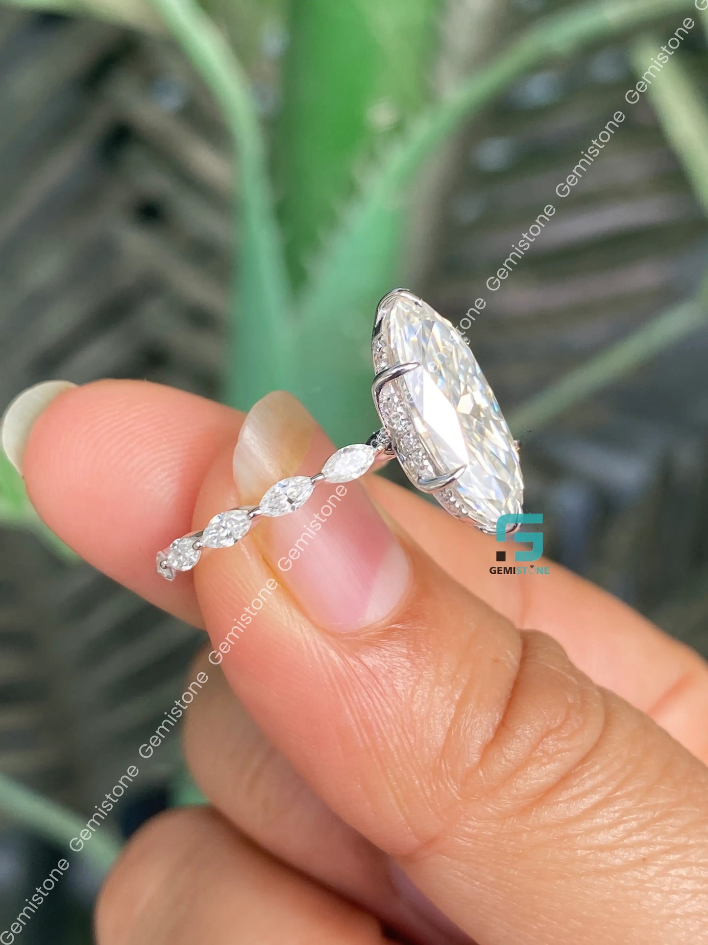 3CT Moval Bubble Band Moissanite Wedding Anniversary Ring